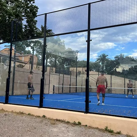 Camping Mobil Vue Exceptionnelle Et - Domaine De L'ile D'or *