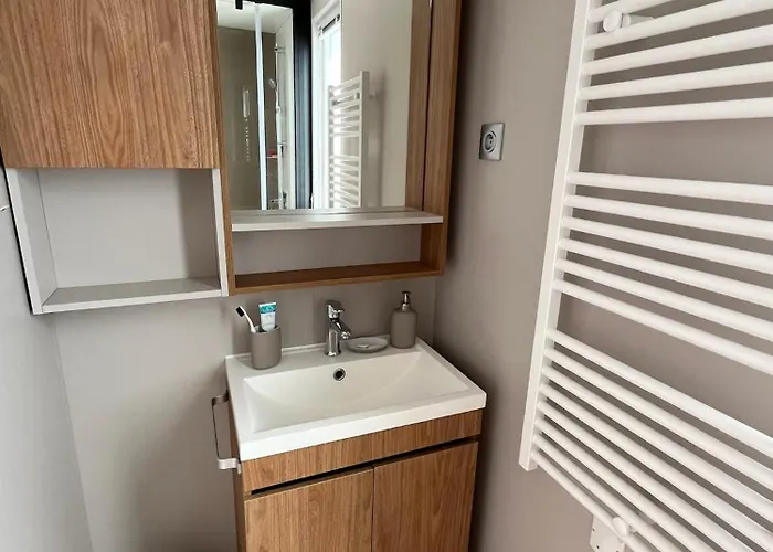 Camping Mobil Vue Exceptionnelle Et - Domaine De L'ile D'or