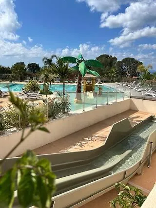 Camping Mobil Vue Exceptionnelle Et - Domaine De L'ile D'or *